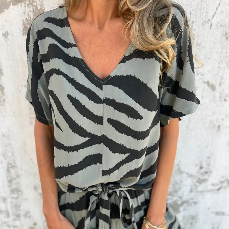 🔥 Hot Sale🔥Women's Zebra Print V-Neck Top & Pants Two-Piece Set