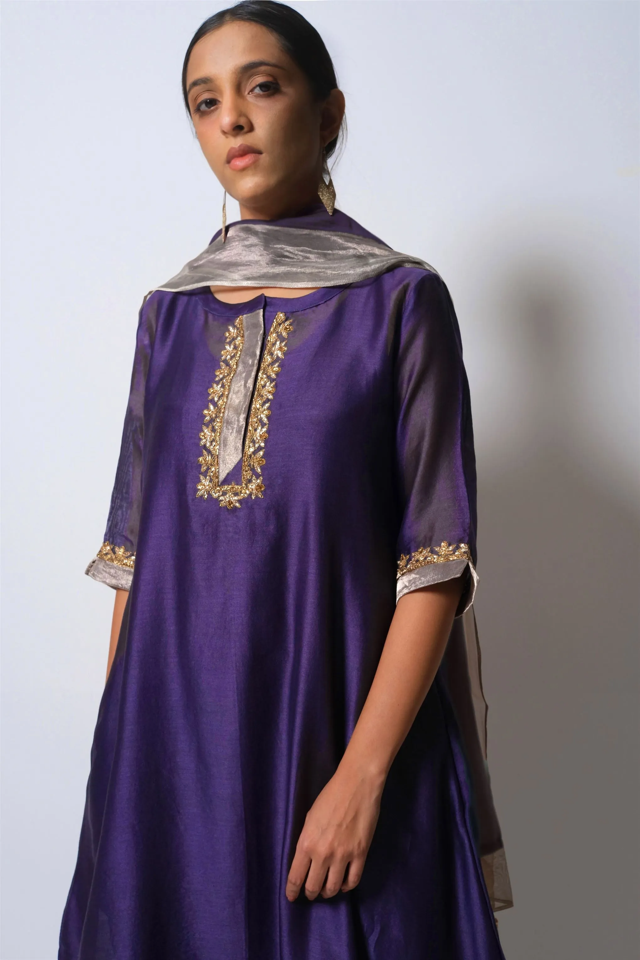 Bhavik Shah   I   Penn Kurta Full Set - Kurta, Stole, Pants, With Slip Kurta - Handwoven Chanderi Silk, Stole - Chanderi & Zari, Pants - Cotton Silk VIOLET CH-SK-UV-23