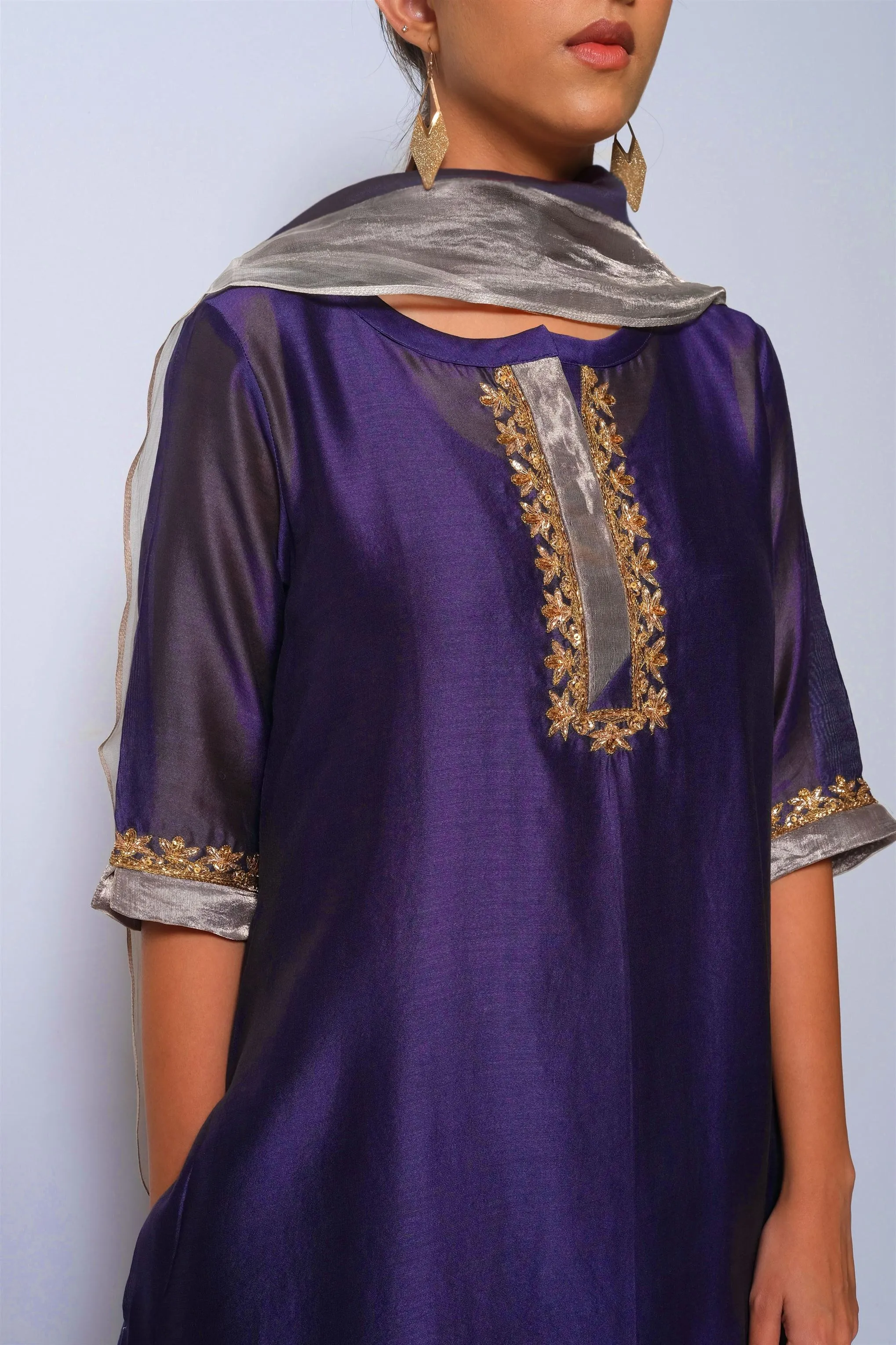 Bhavik Shah   I   Penn Kurta Full Set - Kurta, Stole, Pants, With Slip Kurta - Handwoven Chanderi Silk, Stole - Chanderi & Zari, Pants - Cotton Silk VIOLET CH-SK-UV-23