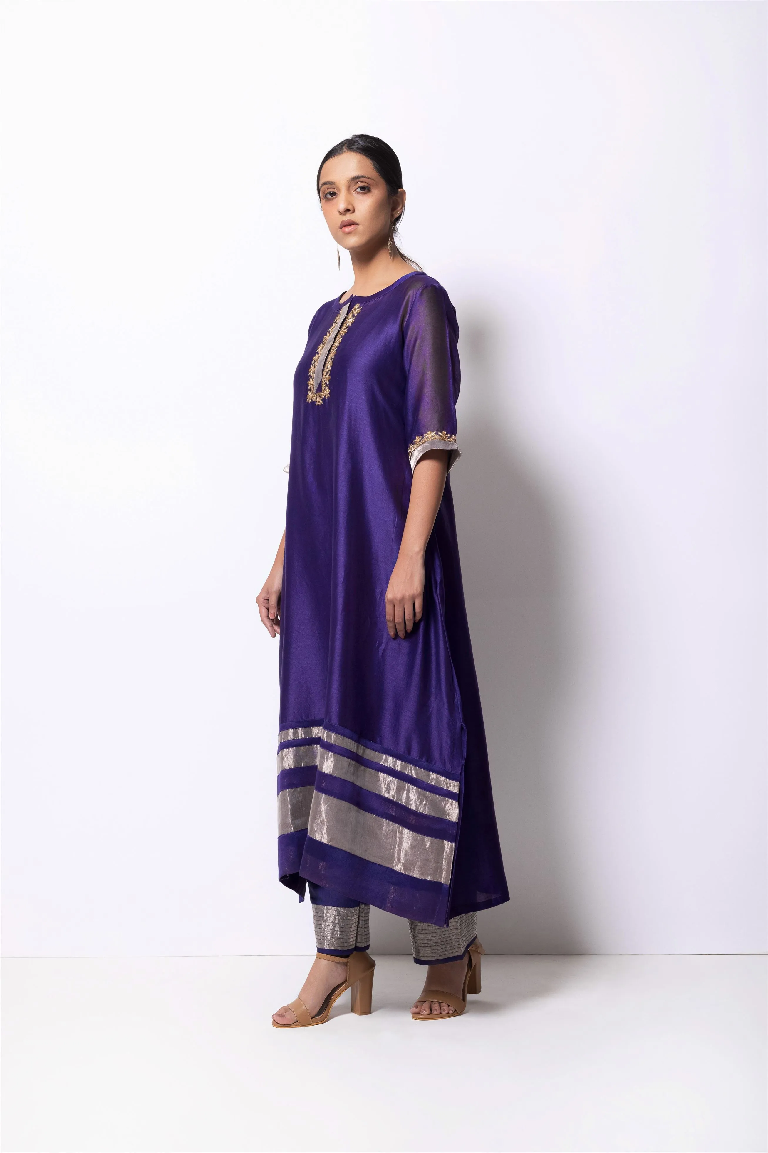 Bhavik Shah   I   Penn Kurta Full Set - Kurta, Stole, Pants, With Slip Kurta - Handwoven Chanderi Silk, Stole - Chanderi & Zari, Pants - Cotton Silk VIOLET CH-SK-UV-23