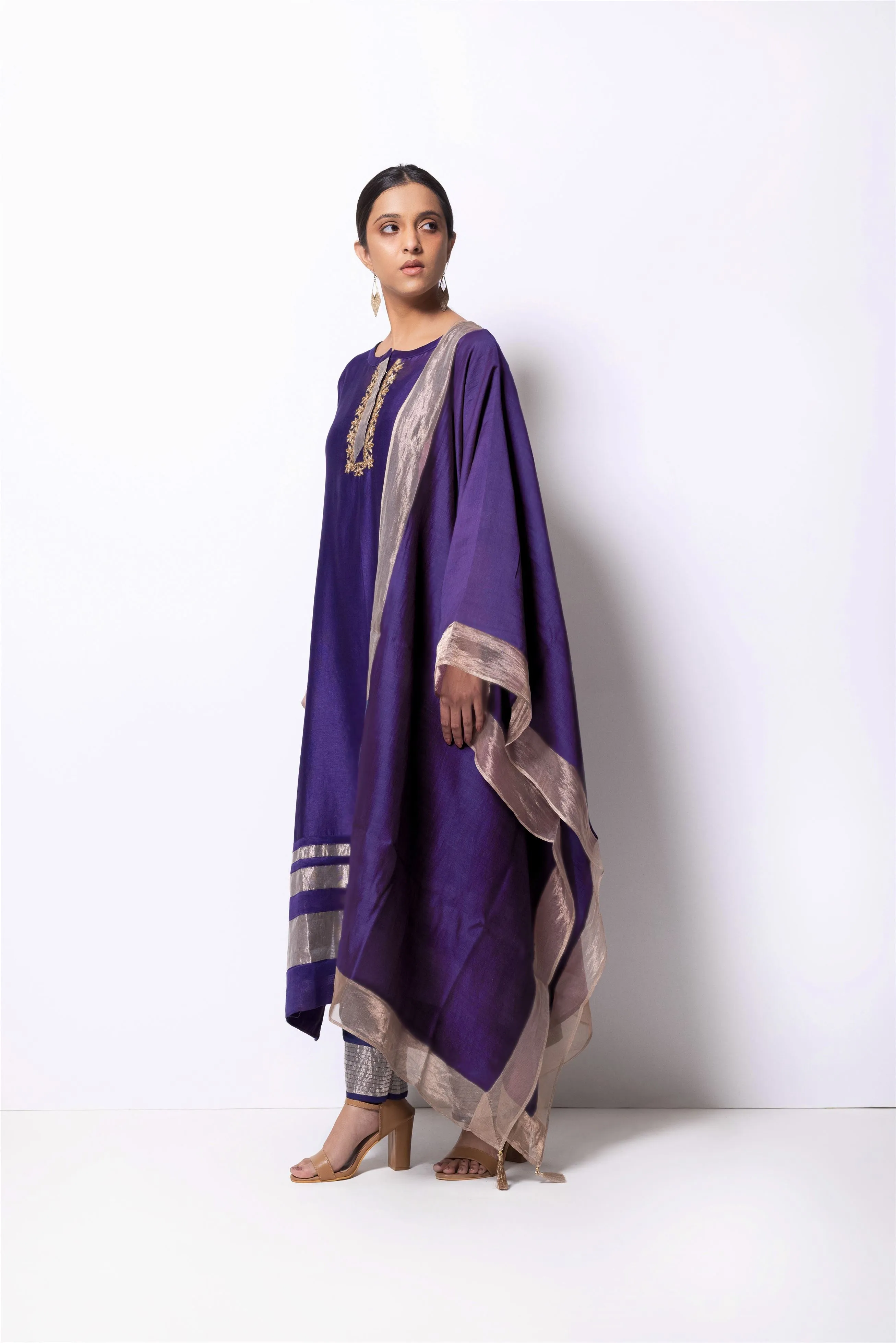 Bhavik Shah   I   Penn Kurta Full Set - Kurta, Stole, Pants, With Slip Kurta - Handwoven Chanderi Silk, Stole - Chanderi & Zari, Pants - Cotton Silk VIOLET CH-SK-UV-23