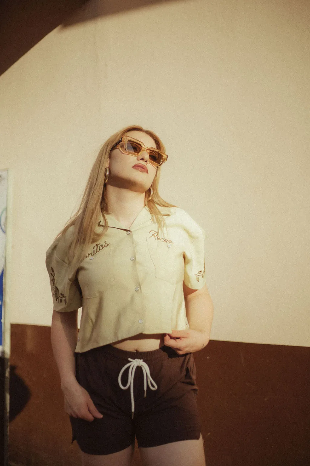 BONITOS RECUERDOS CROPPED SHIRT