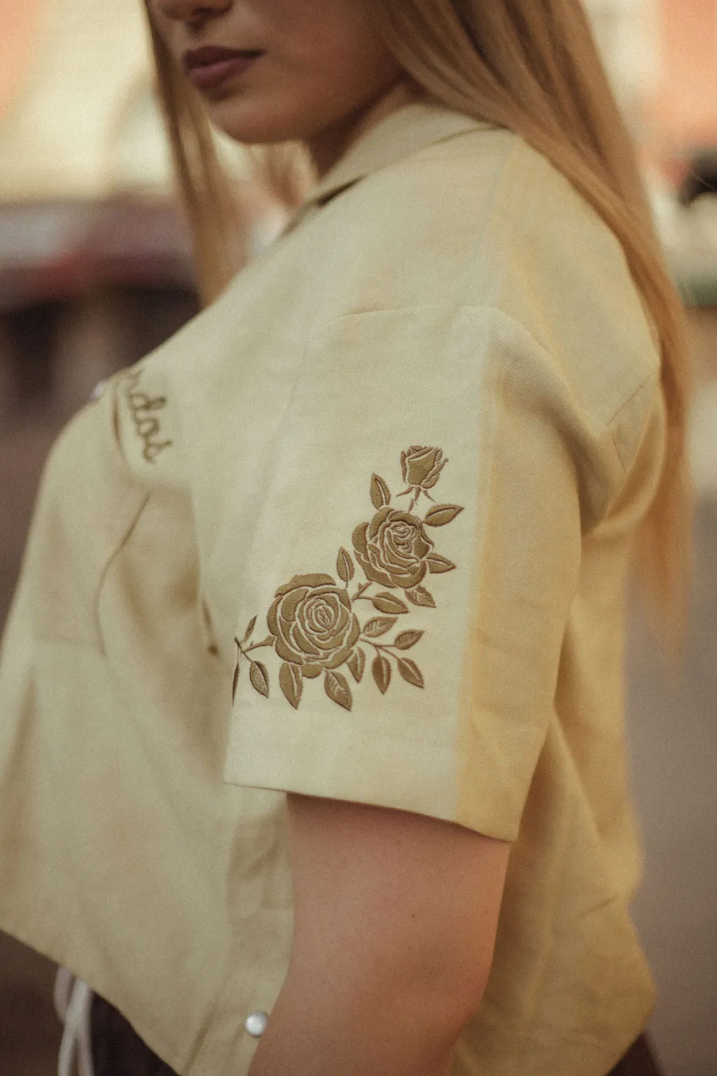 BONITOS RECUERDOS CROPPED SHIRT