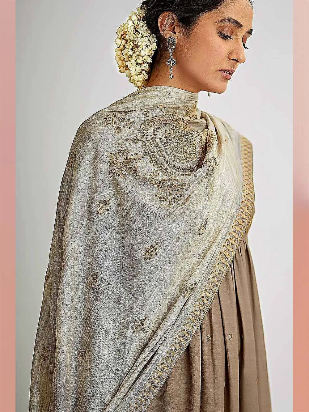 Dhruv Singh   I   kurta-pants-odhana-set-of-2-grey-calf-length-hand-embroidered-kurta-with-grey-dotted-pants-grey-and-beige