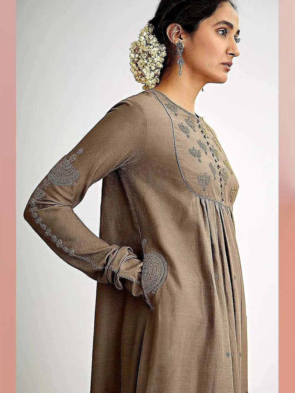 Dhruv Singh   I   kurta-pants-odhana-set-of-2-grey-calf-length-hand-embroidered-kurta-with-grey-dotted-pants-grey-and-beige