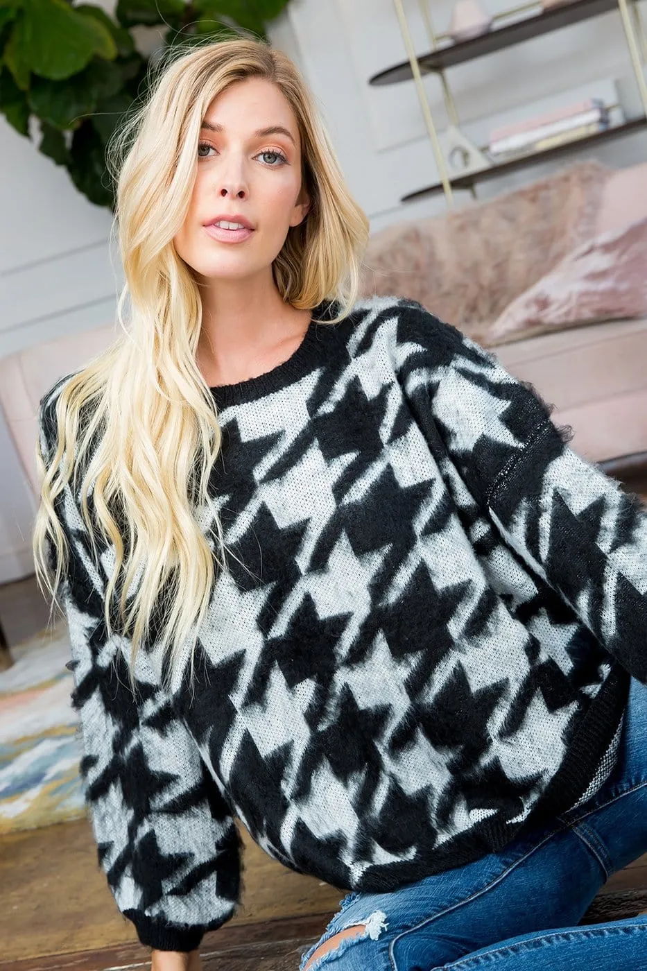 HOUNDSTOOTH SWEATER
