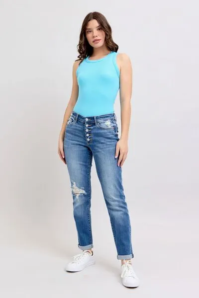 JUDY BLUE FULL SIZE BUTTON DISTRESSED JEANS WITH POCKETS