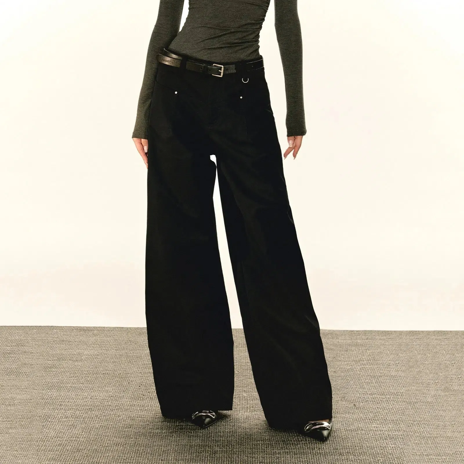 Sleek Pockets Wide-Leg Casual Pants