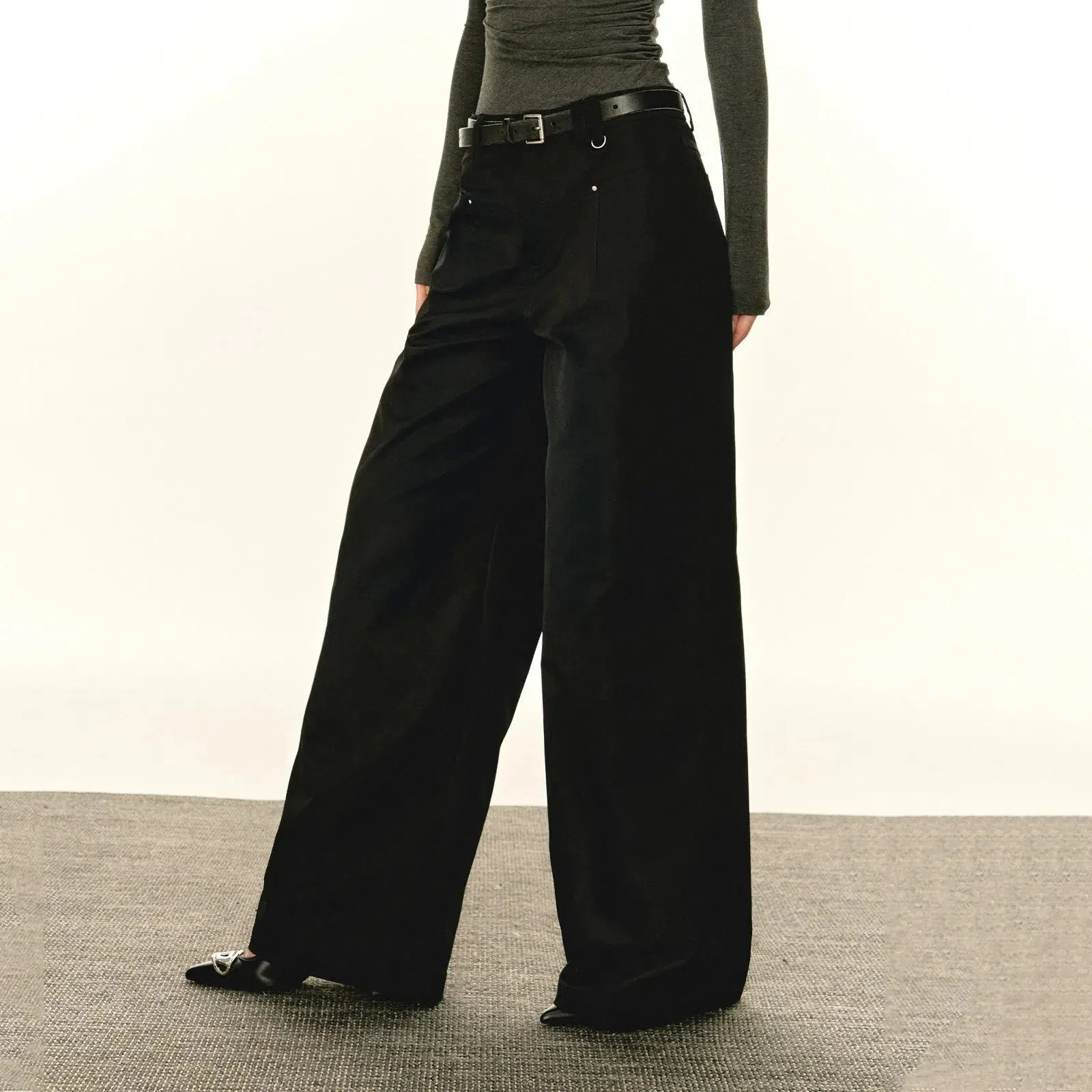 Sleek Pockets Wide-Leg Casual Pants