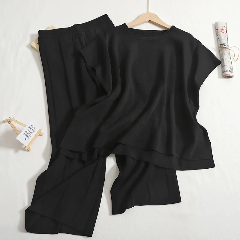Sleeveless Vest Knit with Wide Leg Cropped Pants Set