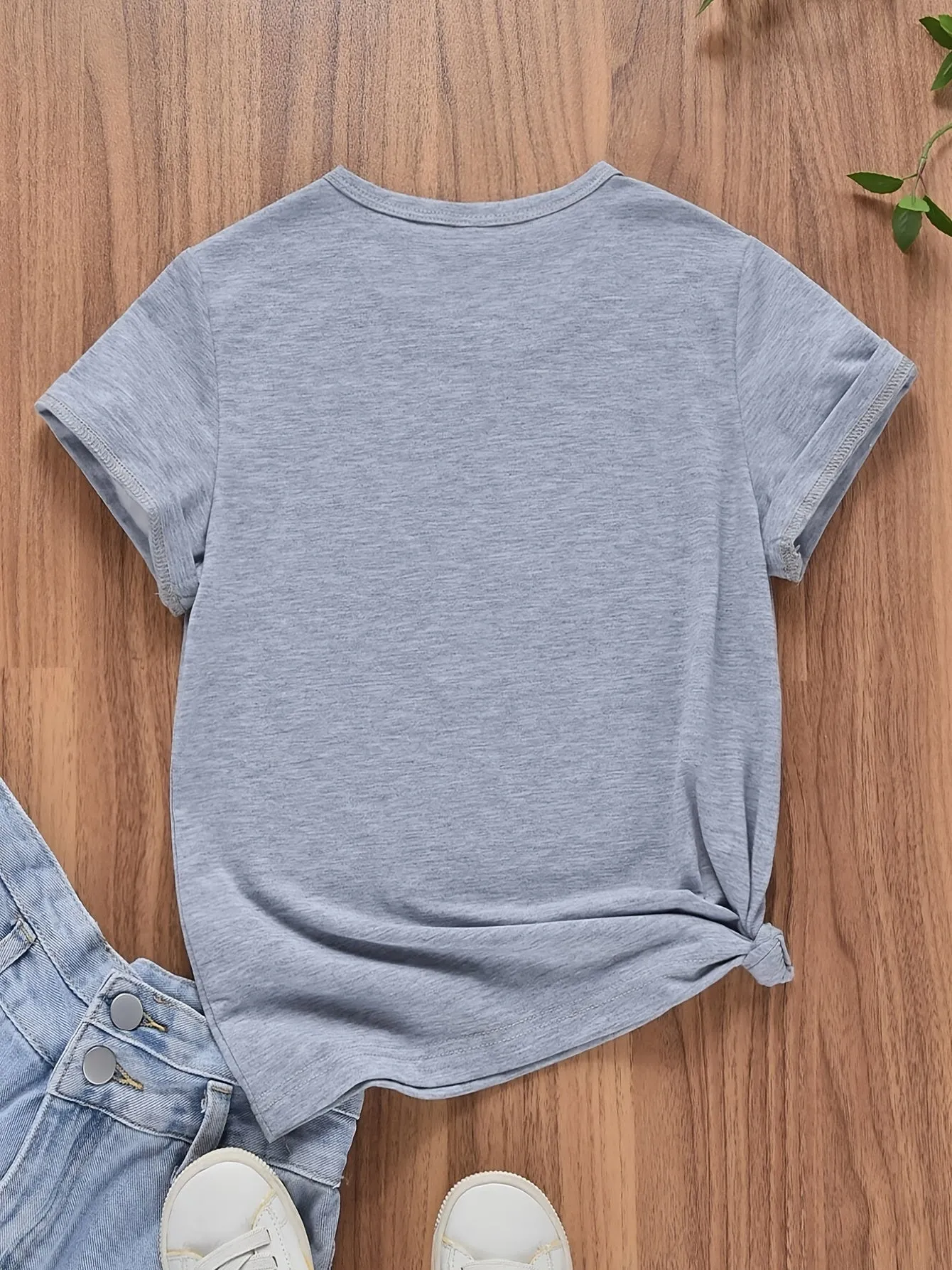 Sunflower Graphic Tee Top for Girls - A Fun and Fashionable Summer Outfit