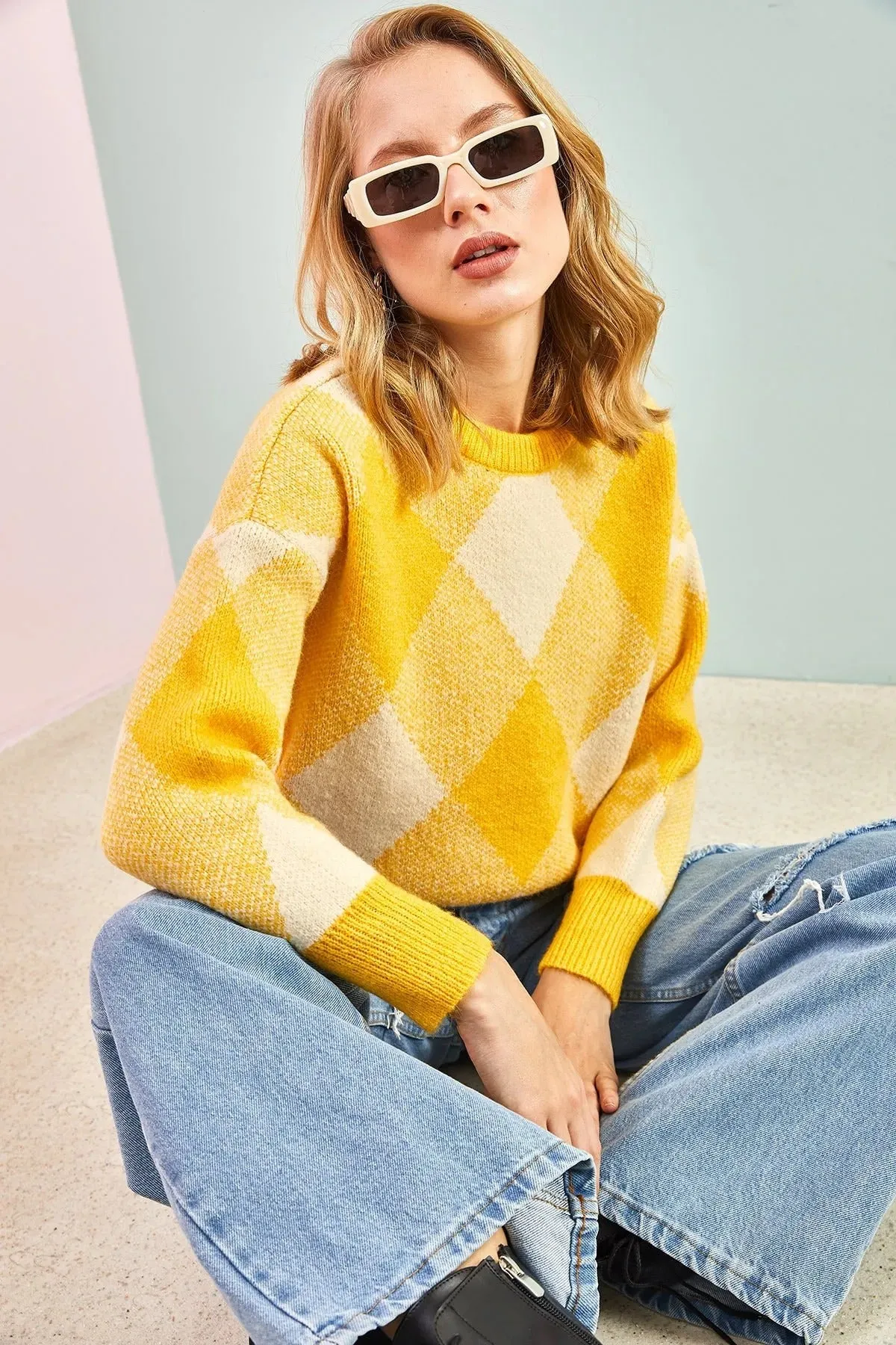 Women's Grid Pattern Knit Sweater
