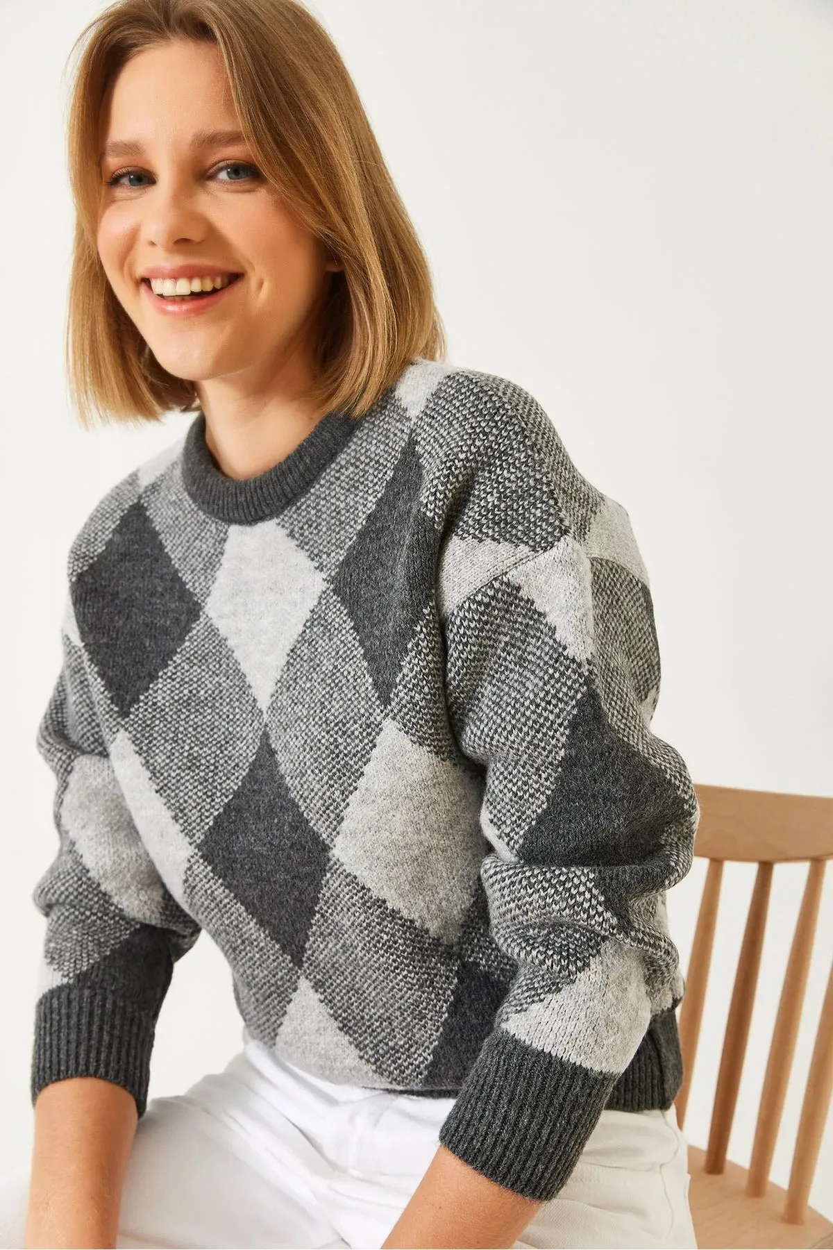 Women's Grid Pattern Knit Sweater