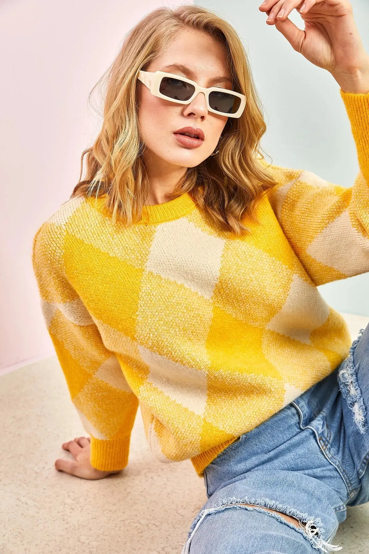 Women's Grid Pattern Knit Sweater