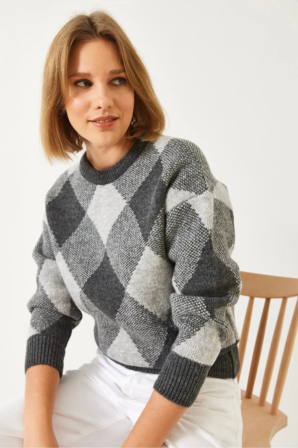Women's Grid Pattern Knit Sweater